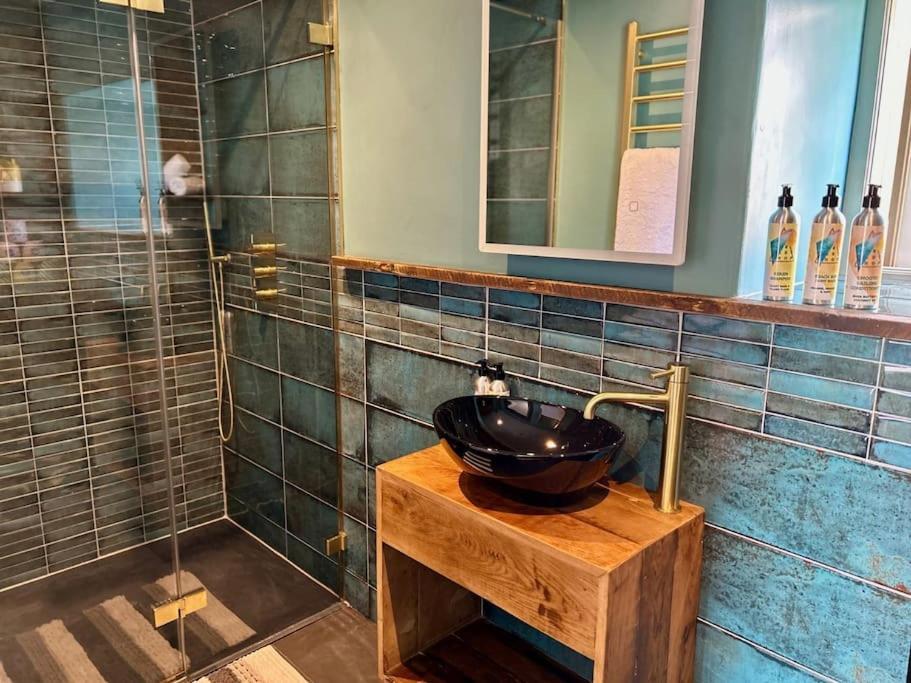 Stylish Retro Above Pub Apartment Shepton Mallet